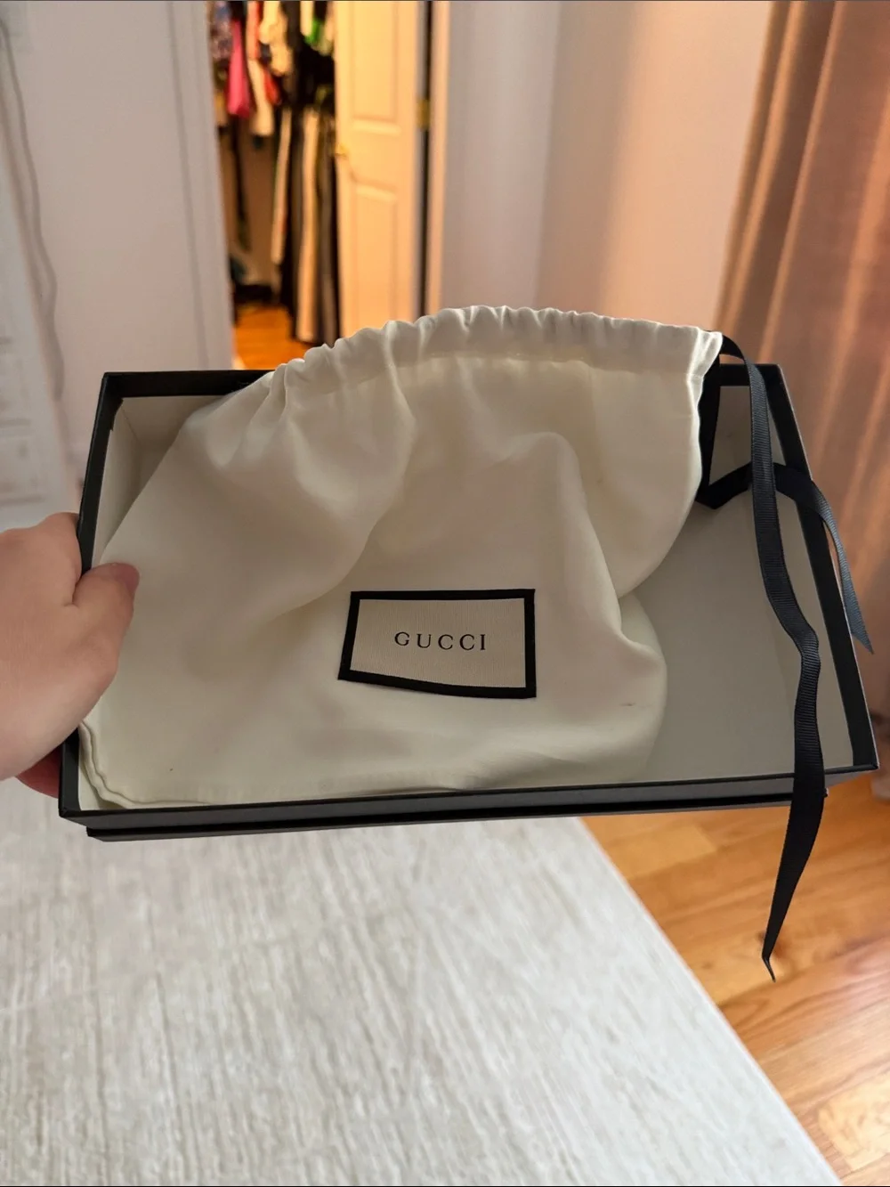 Cream Leather Crossbody Wallet on Chain - Picture 7 of 9